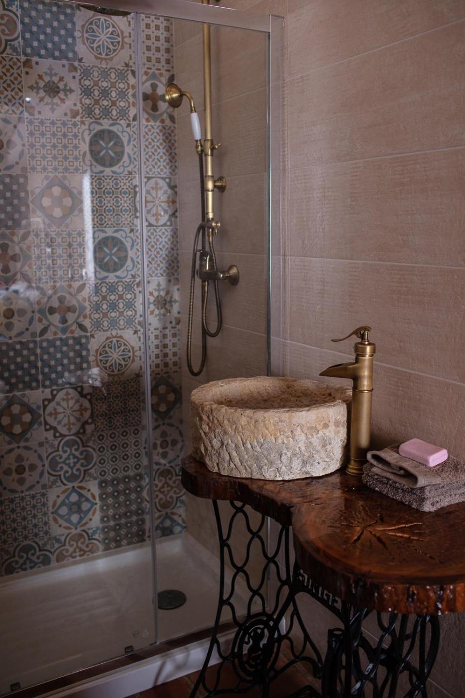 Typical fishing village in historic center I