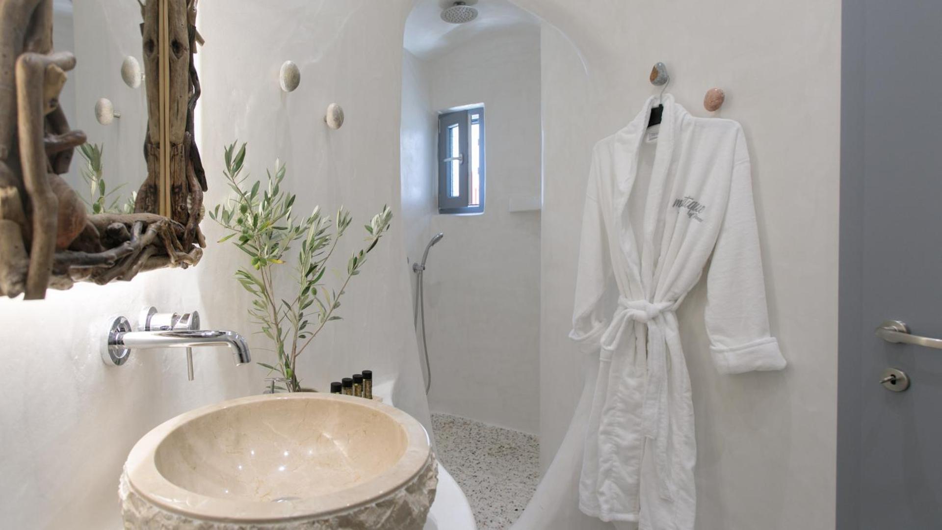 Majestique of Naxos luxury suites
