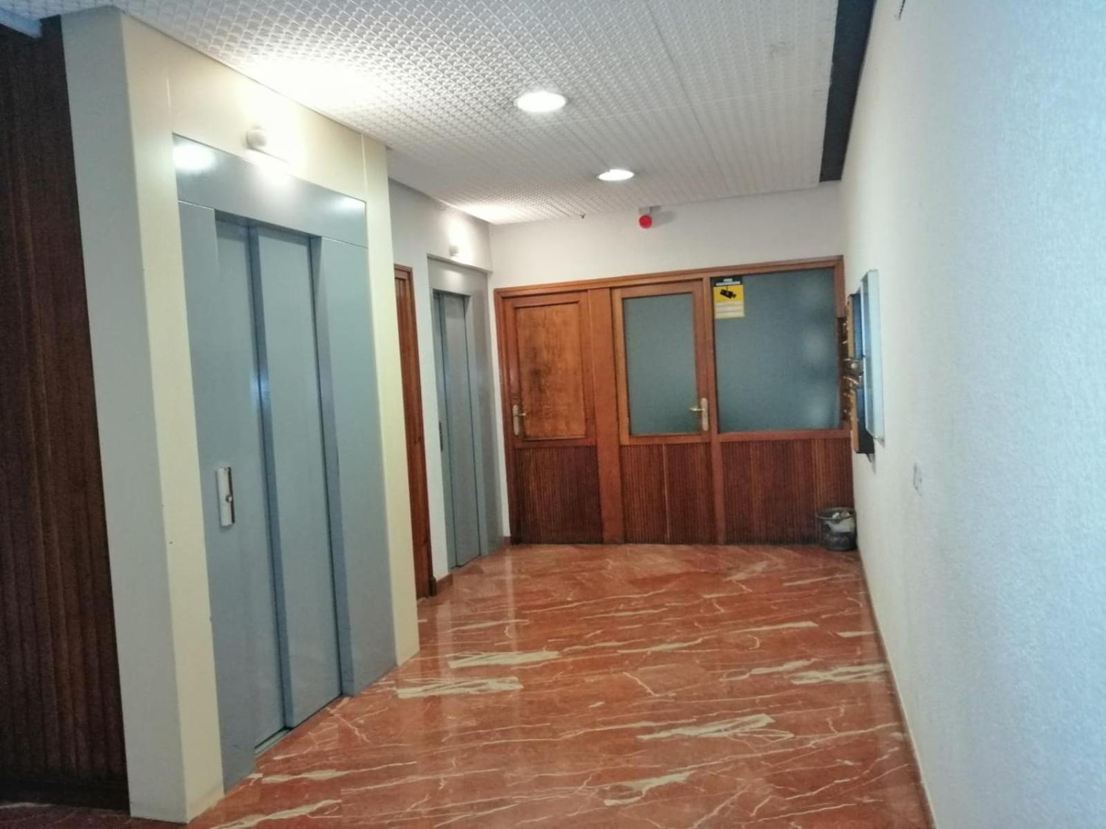 Dos Torres Frodo - Parking privado gratis