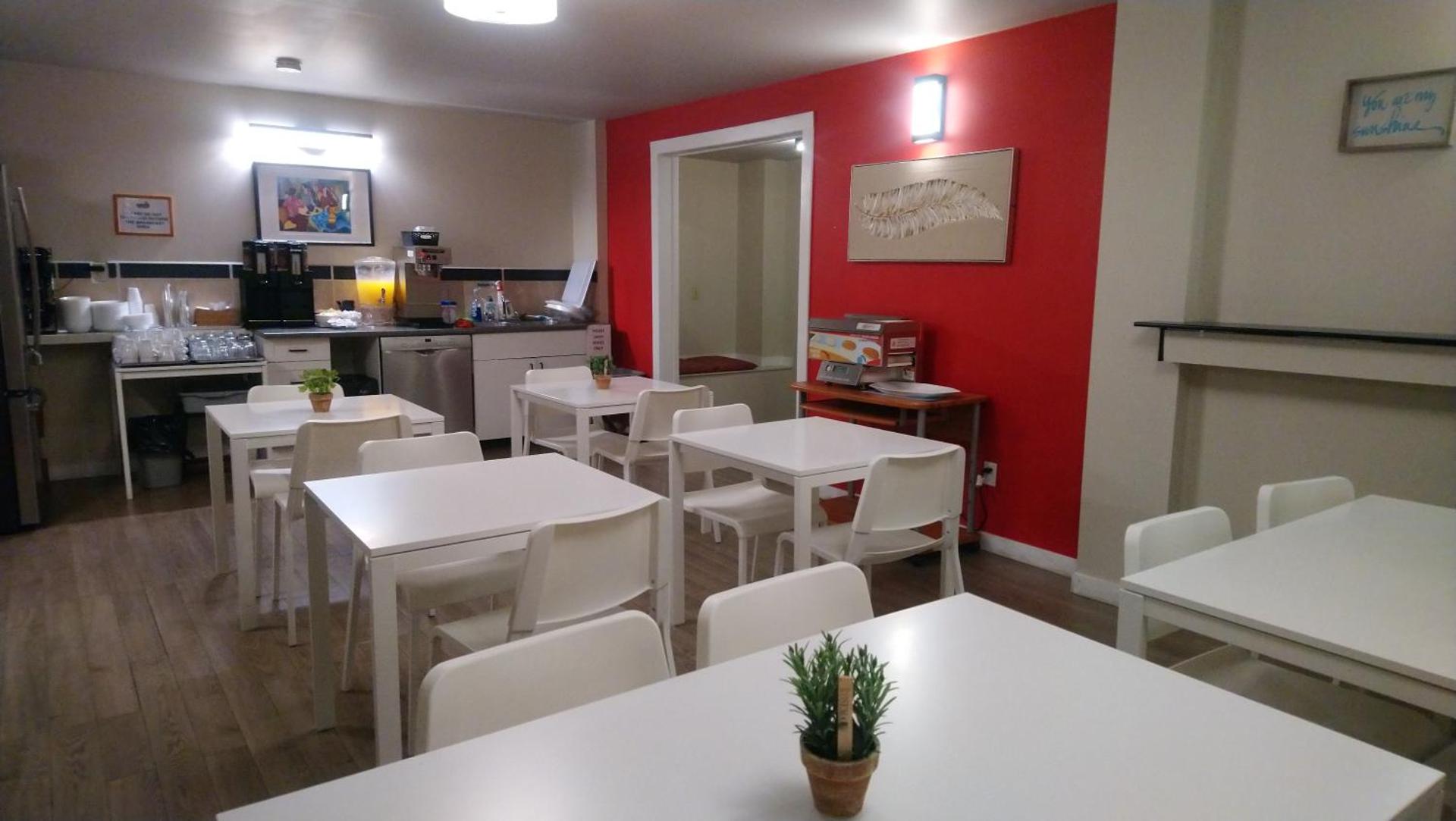 Travelodge by Wyndham Edmonton East