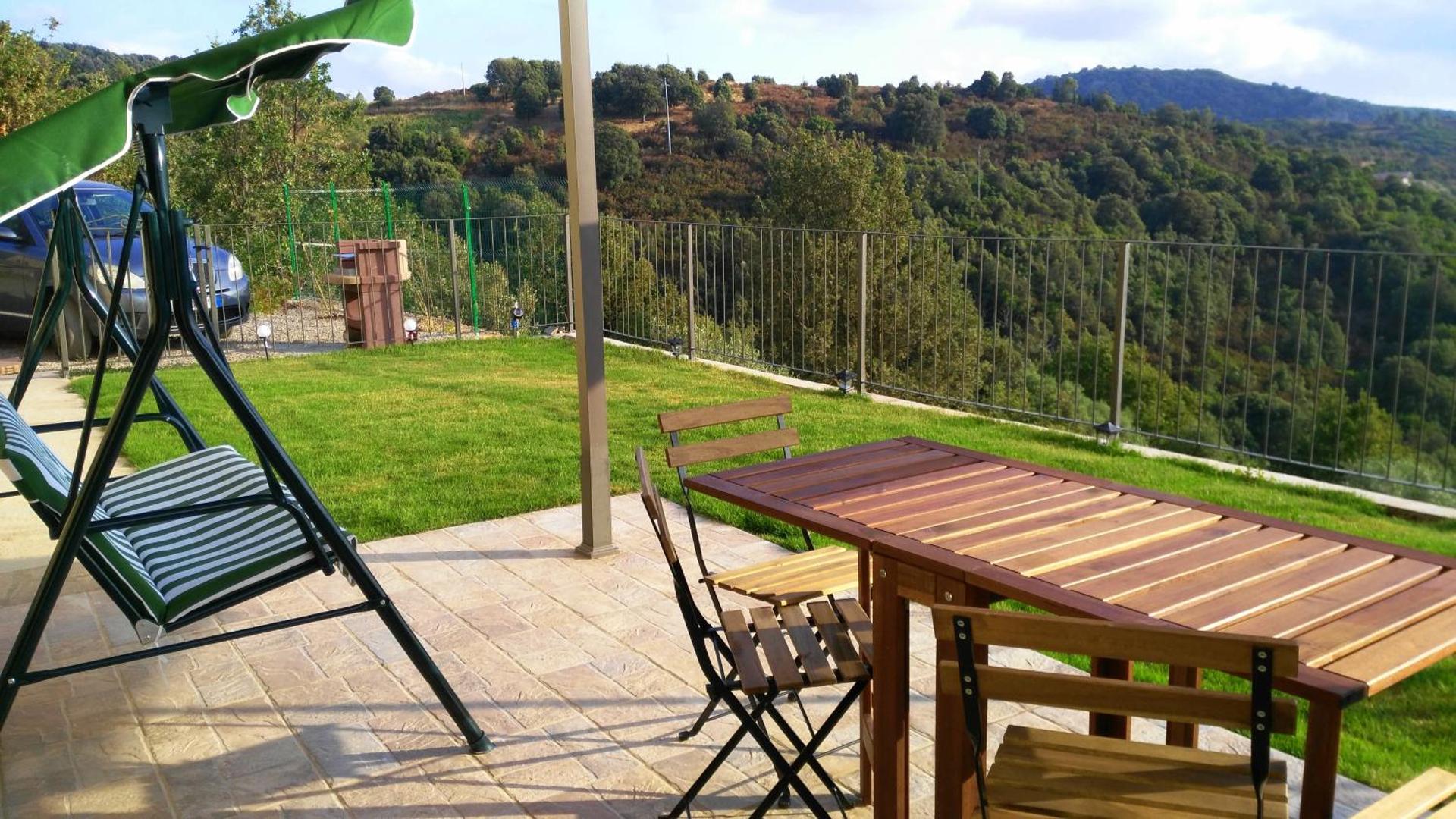 La Peonia casa vacanze in montagna prato verde panorama stupendo Sardegna