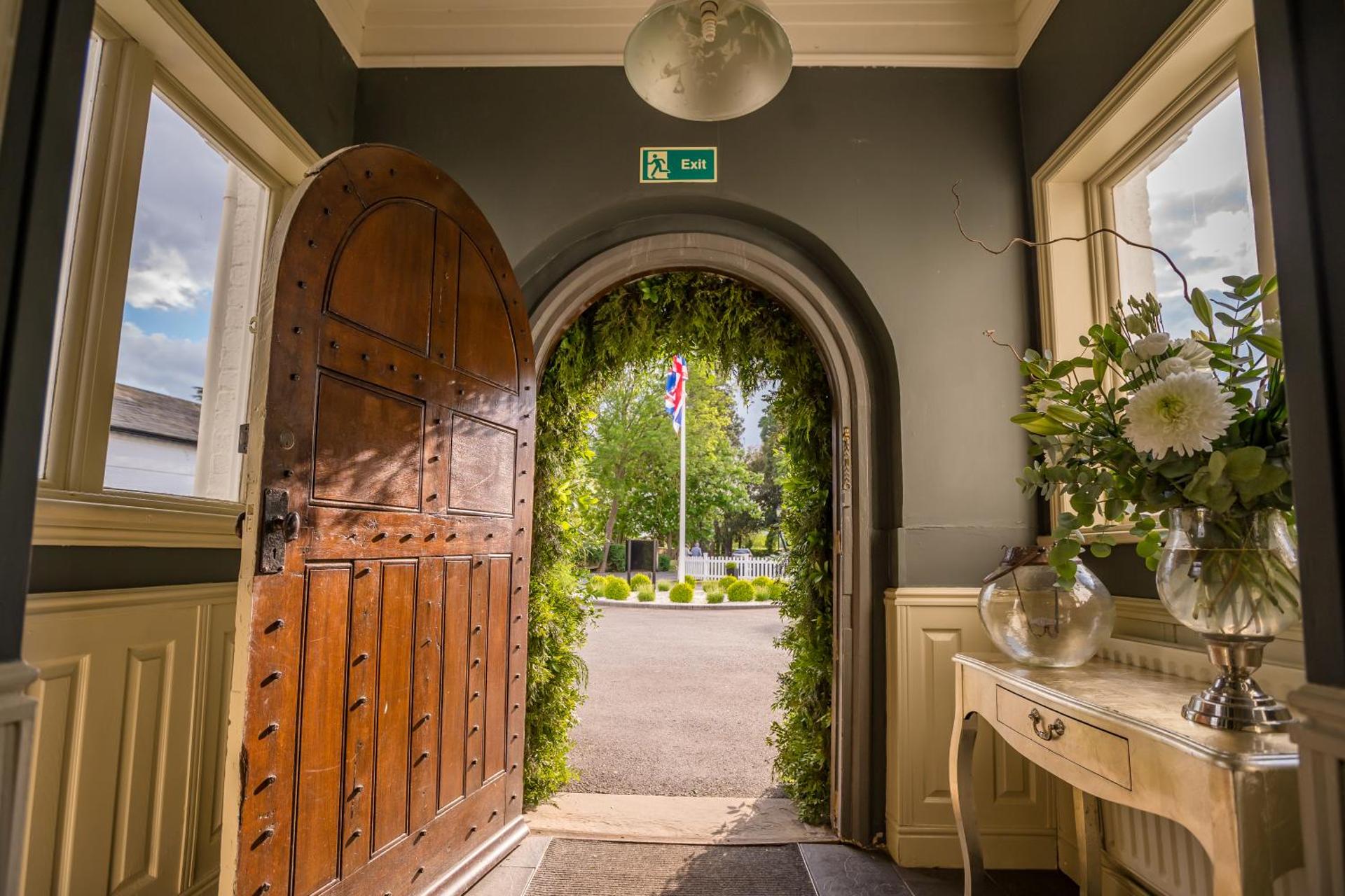 WorldHotels Distinctive Woughton House Hotel