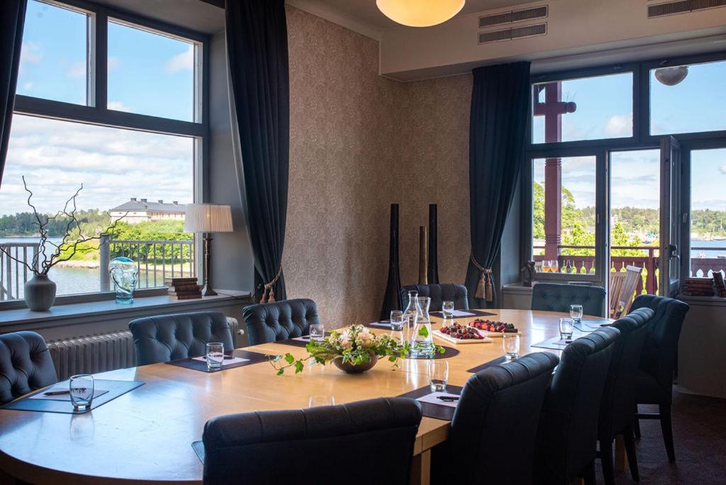 Meeting/conference room