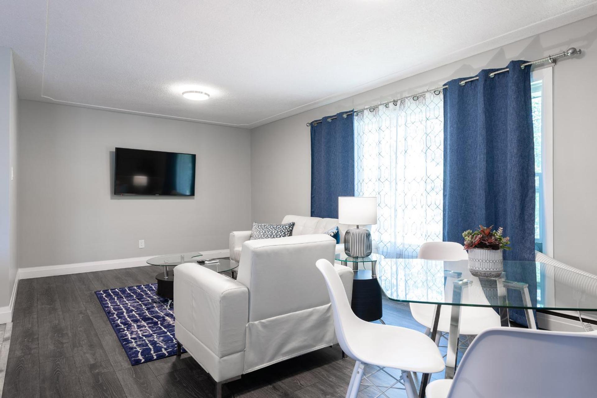 ENTIRE 2 BEDROOM APARTMENT UPTOWN WATERLOO - e3