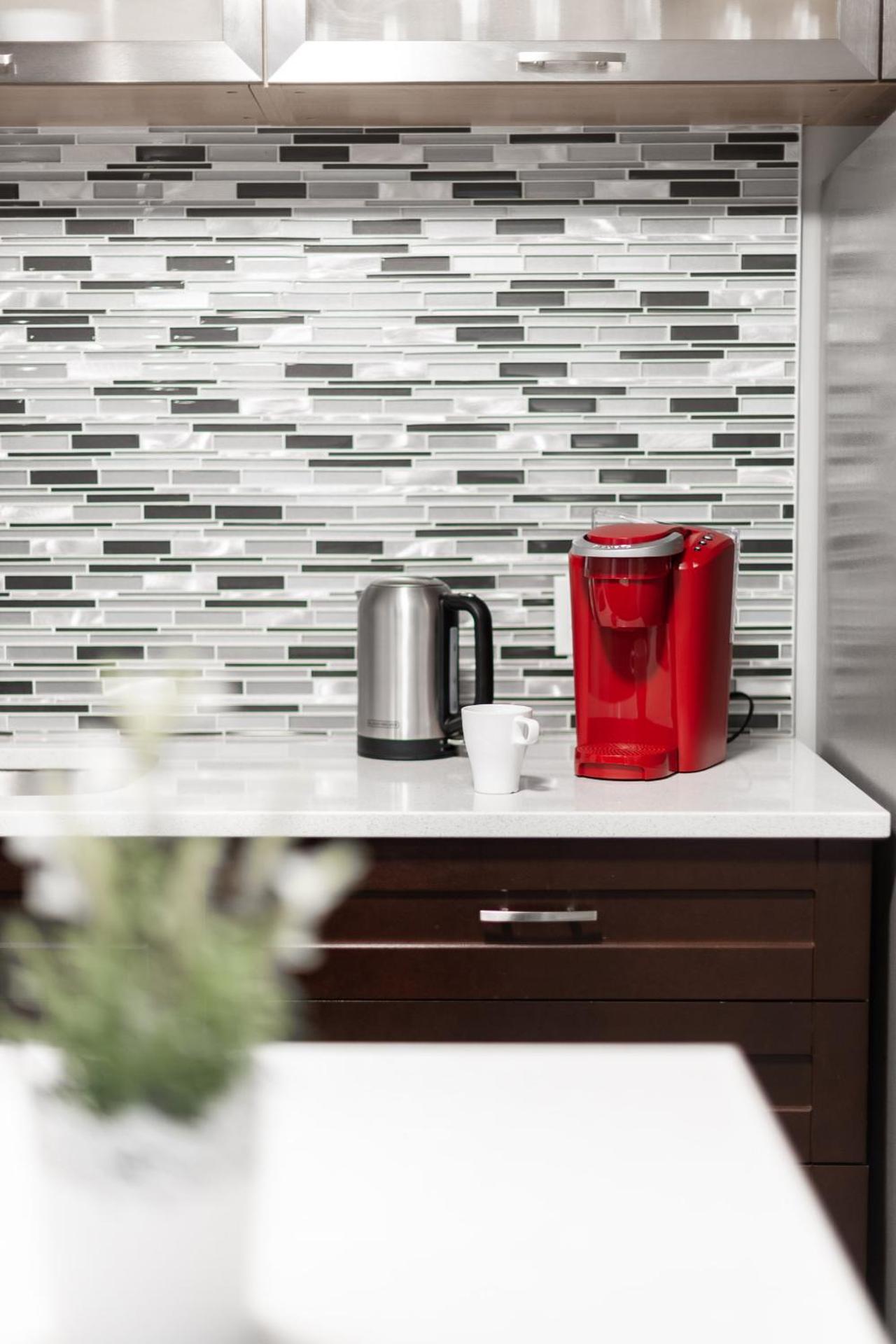 ENTIRE 2 BEDROOM APARTMENT UPTOWN WATERLOO - e1