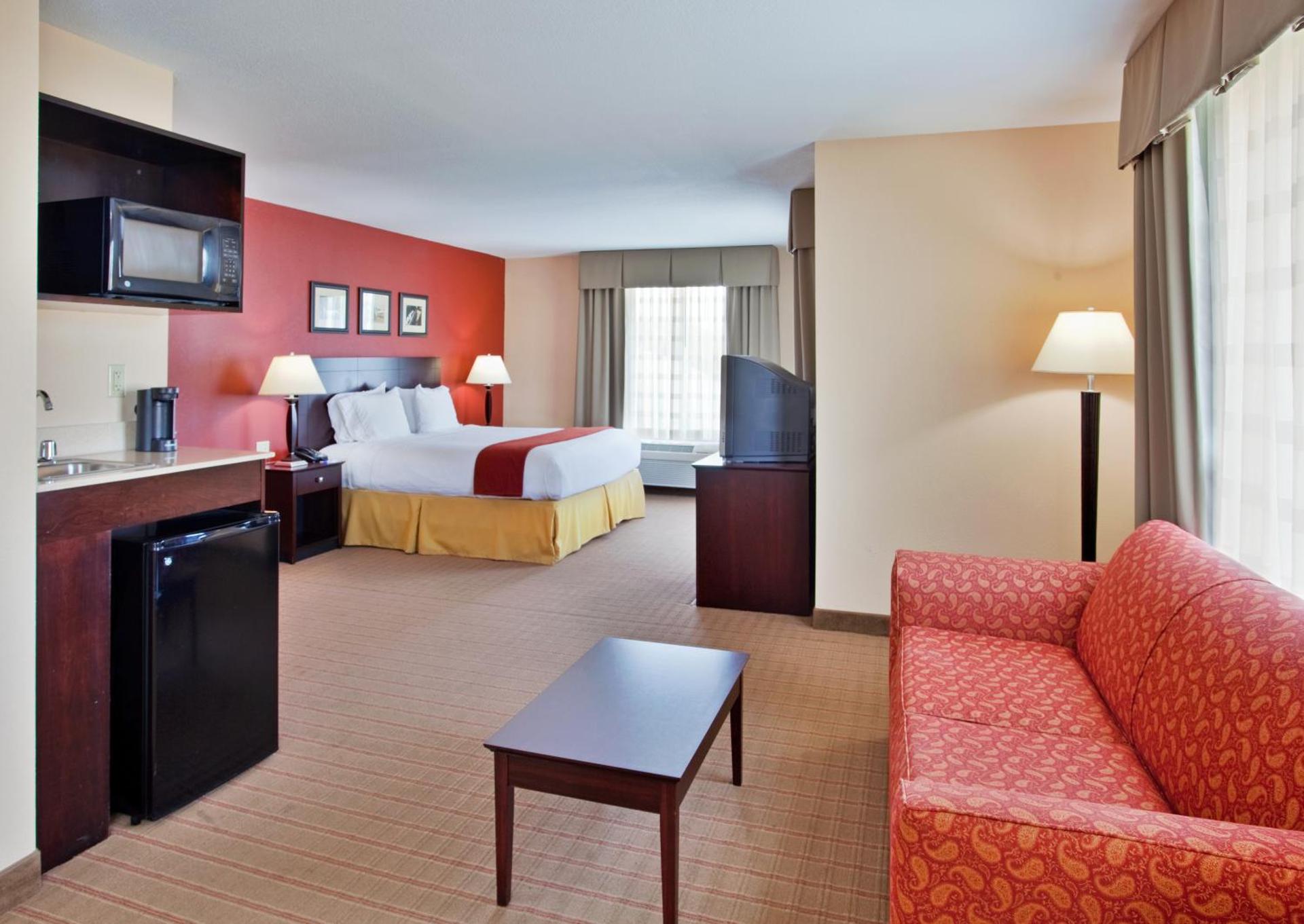 Holiday Inn Express & Suites East Wichita I-35 Andover by IHG