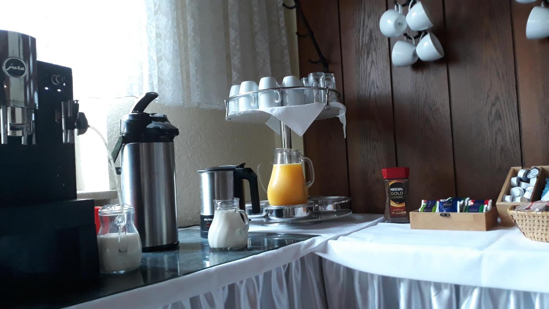 Coffee/tea facilities