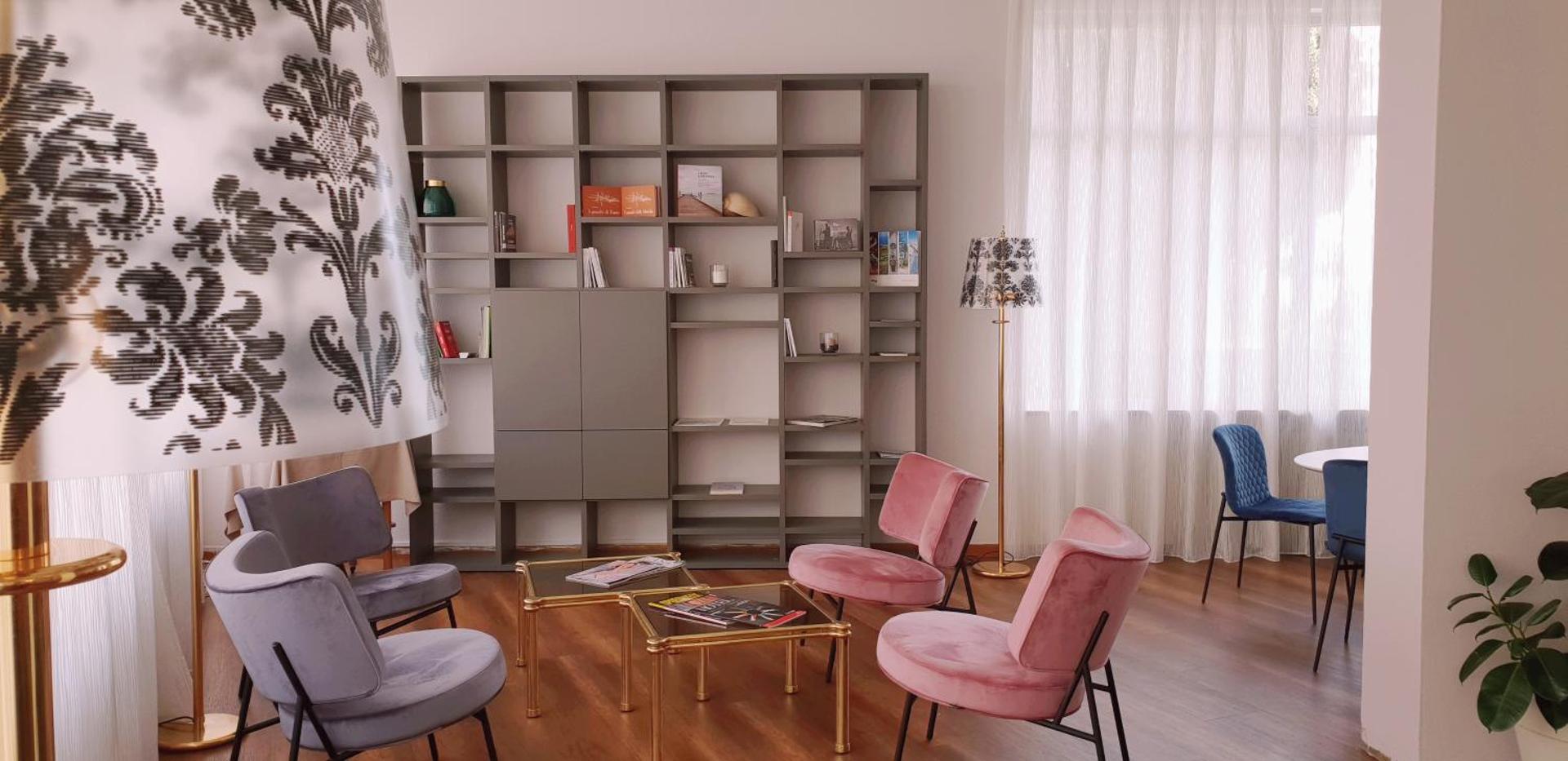 Communal lounge/ TV room