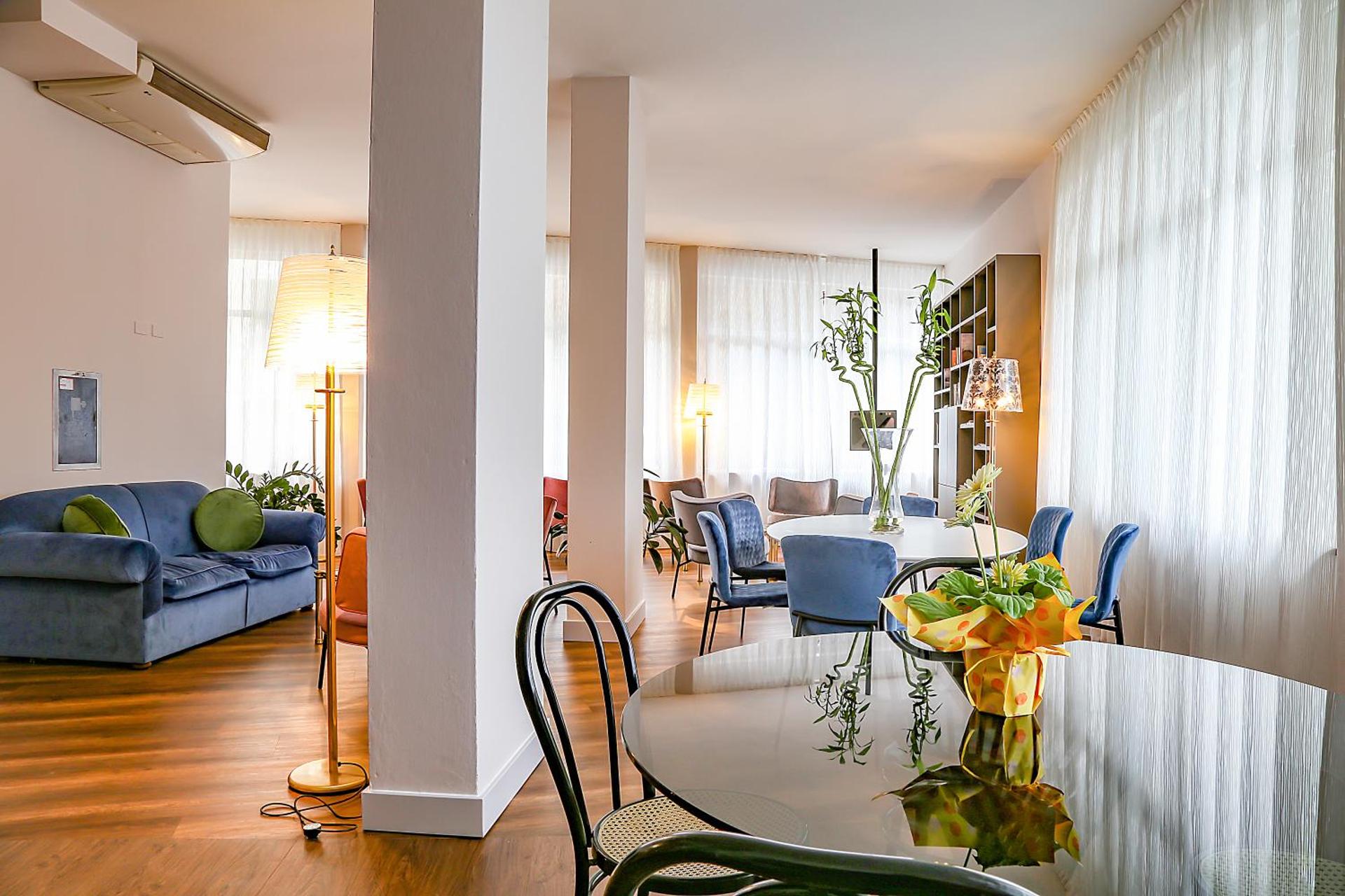 Communal lounge/ TV room