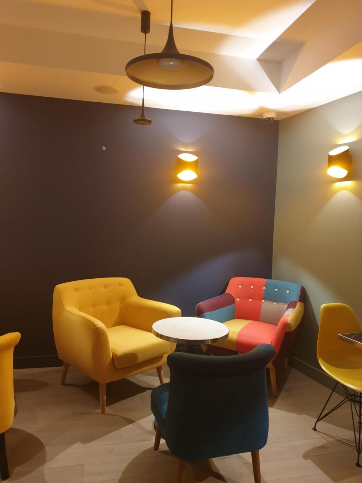 Hotel PARIS GAMBETTA- PANAMHOTEL-PERE LACHAISE