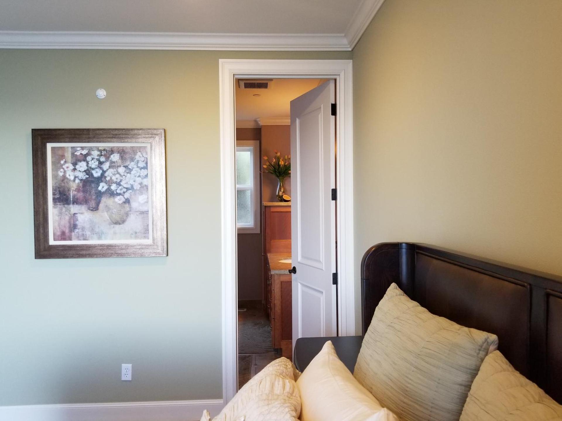 Redondo waterfront house with a private room