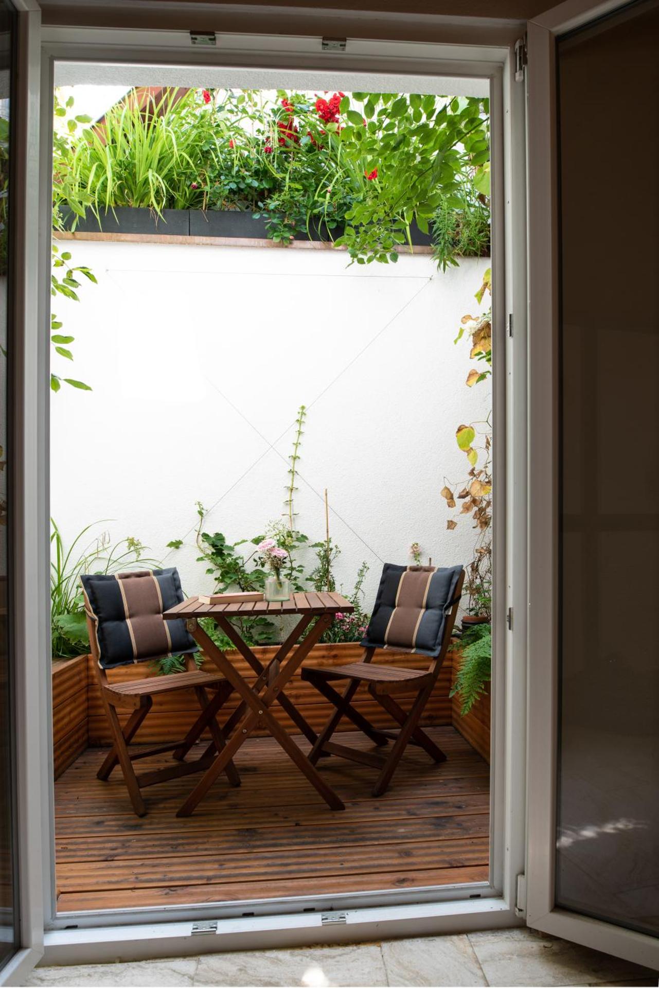 Alte Bahnhofstraße 12