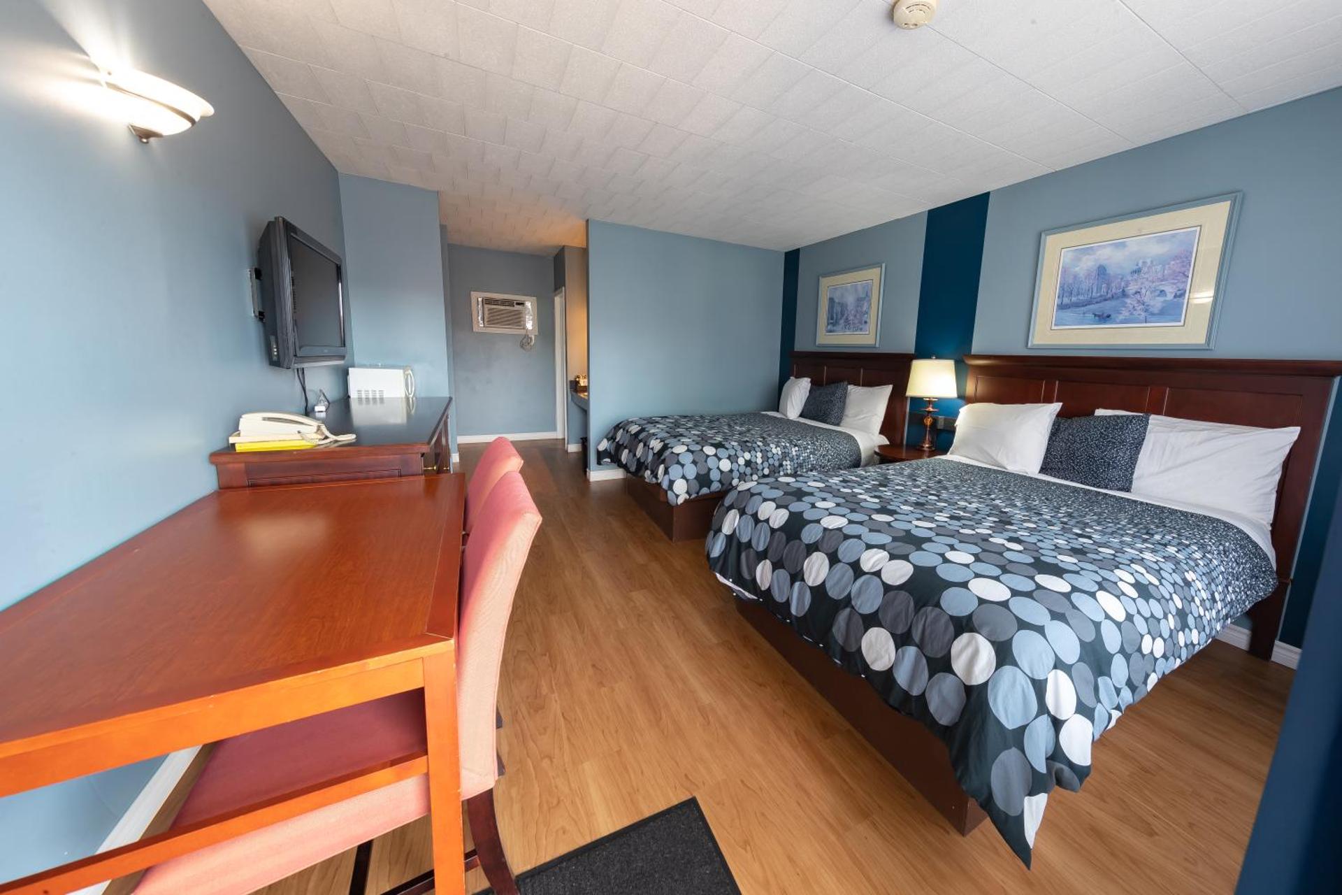 Two Queen Beds Suite