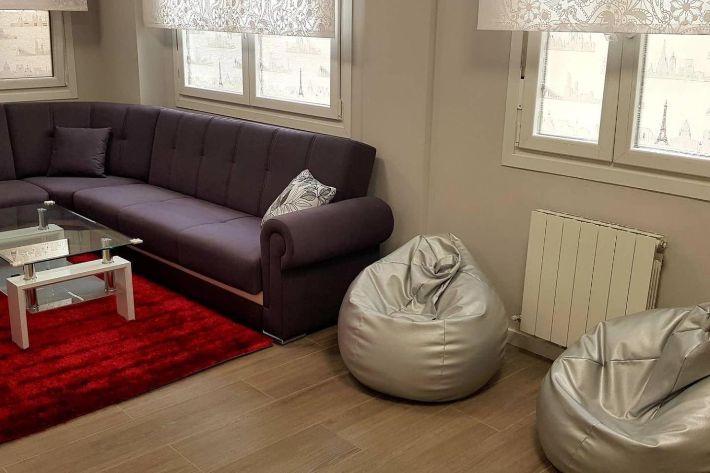 LAIA HOME GARAJE Y WIFI