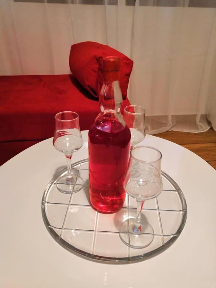 The Little Gem Under The Rocks