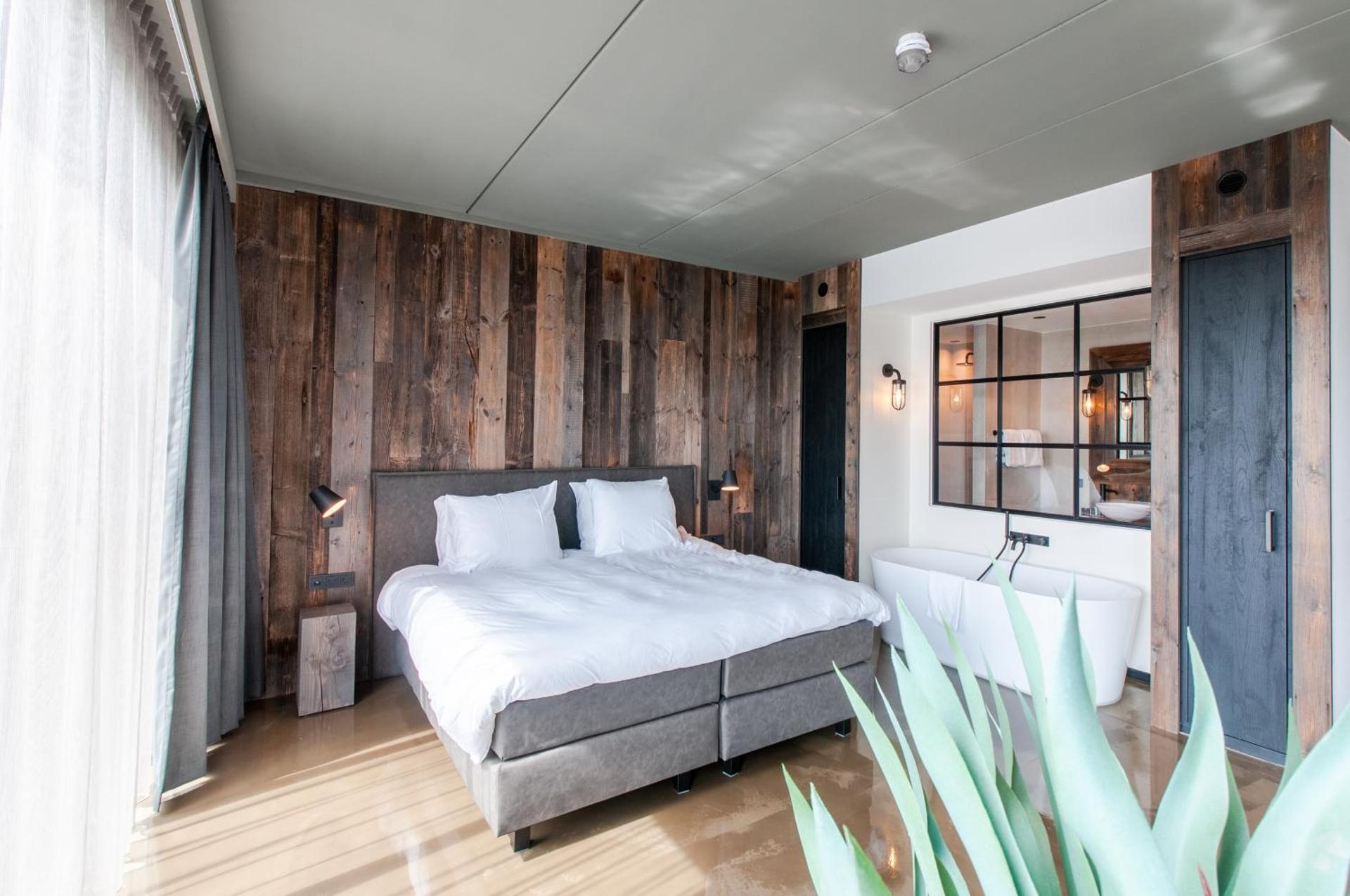 Waterrijk Oesterdam Hotel