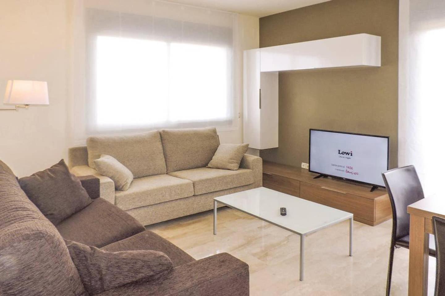 Communal lounge/ TV room