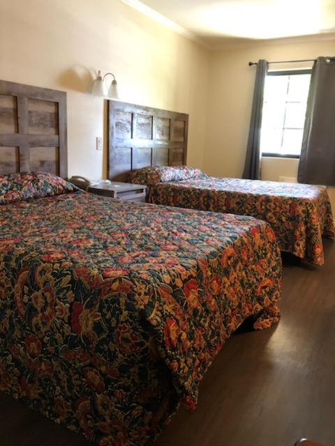 Sierra Crossing Motel