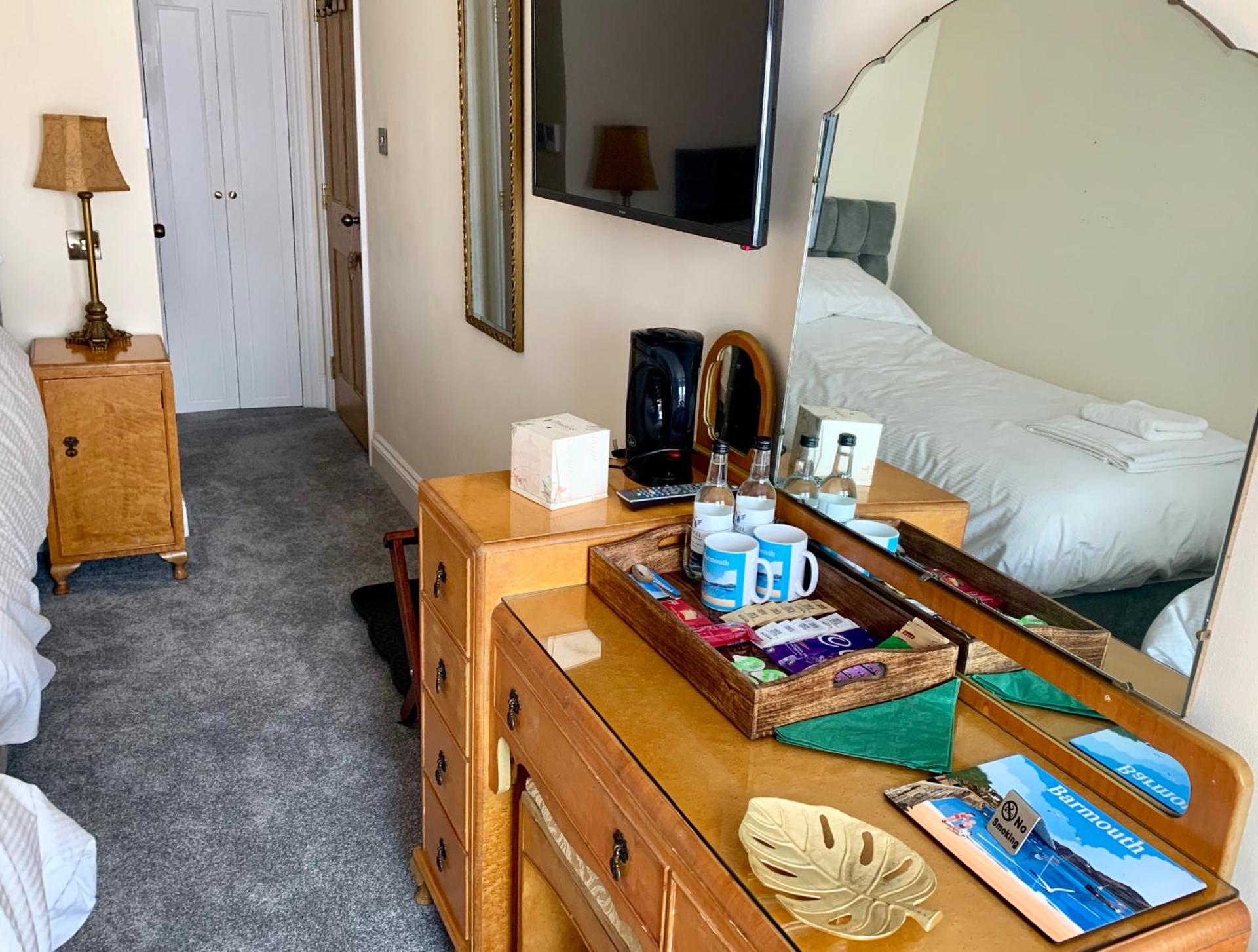 Twin Room with Shower