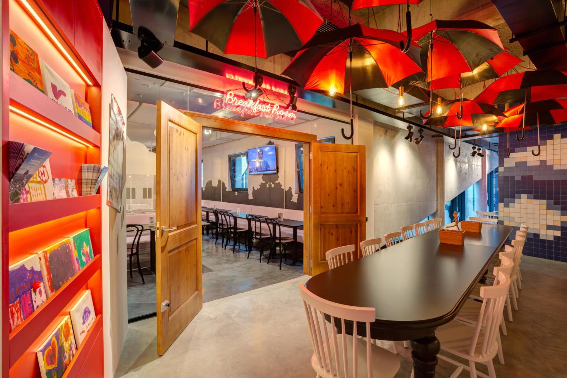 Communal lounge/ TV room