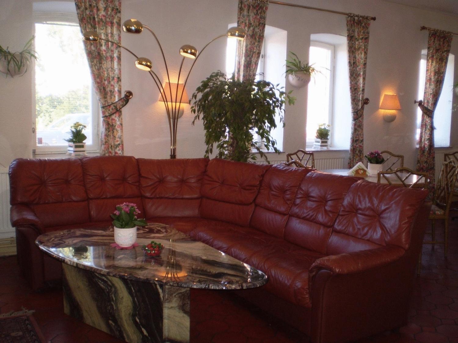 Communal lounge/ TV room