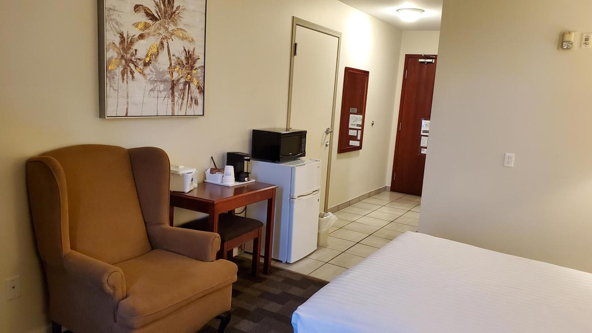 Queen Room - Disability Access - Non-Smoking