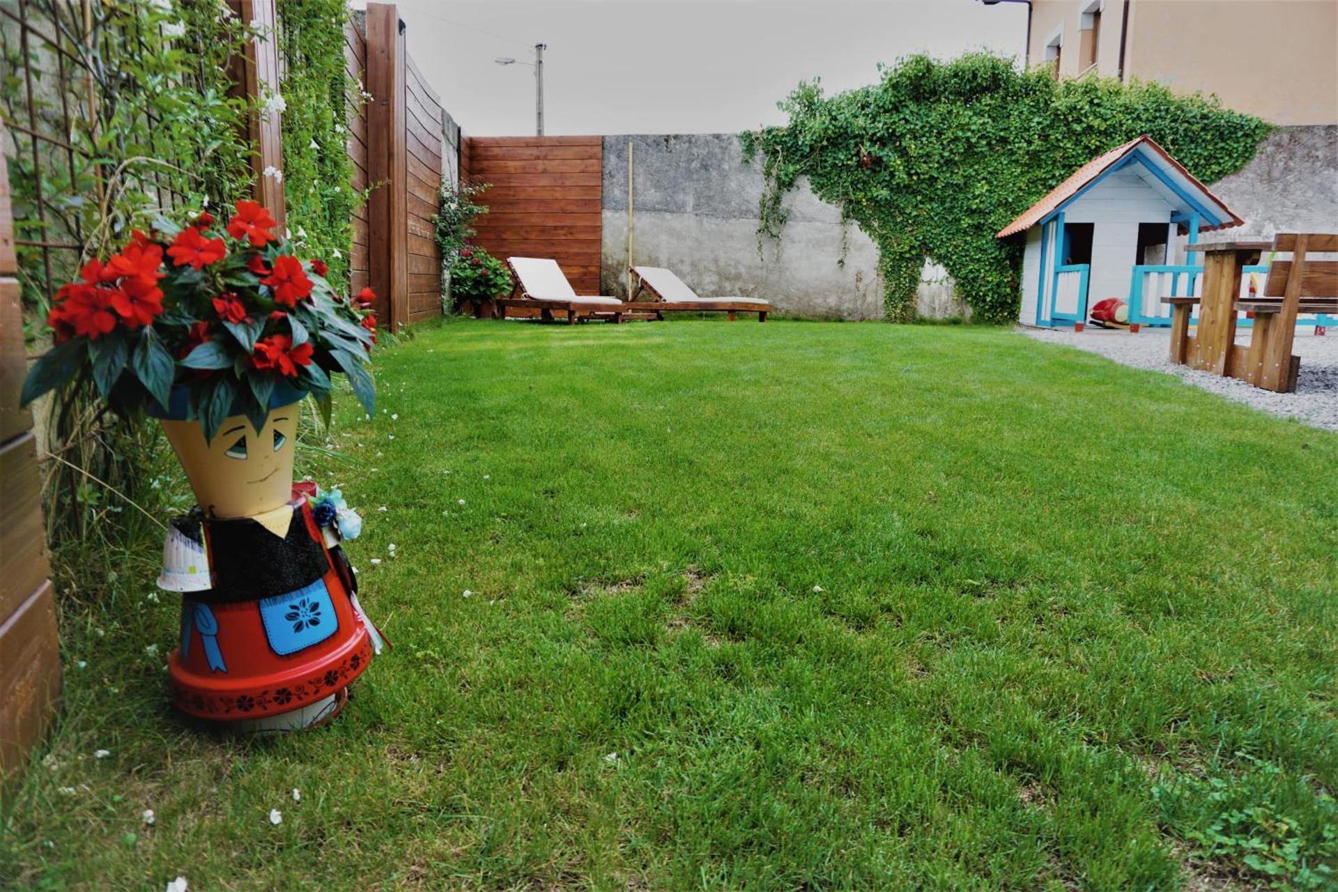 Apartamentos La Playina