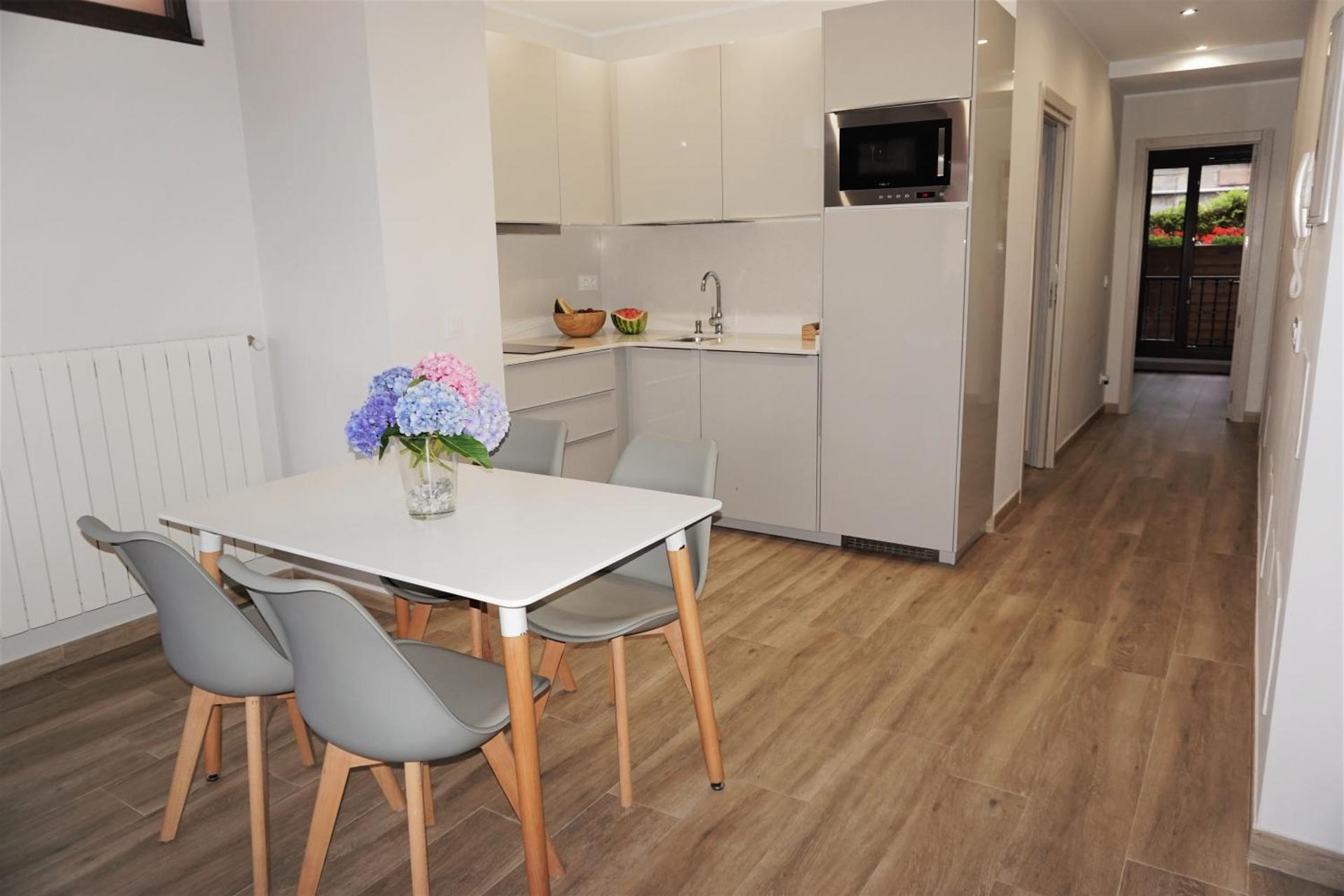 Apartamentos La Playina