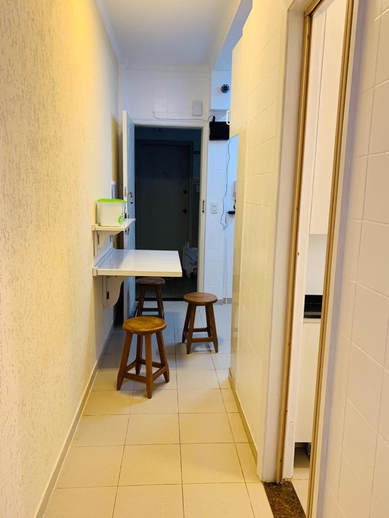 Studio 814 pitangueiras - na quadra da praia - com ar condicionado!