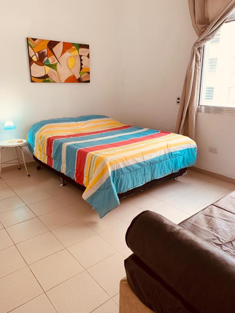 Studio 814 pitangueiras - na quadra da praia - com ar condicionado!