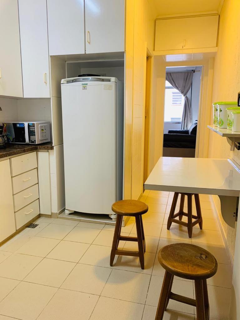 Studio 814 pitangueiras - na quadra da praia - com ar condicionado!