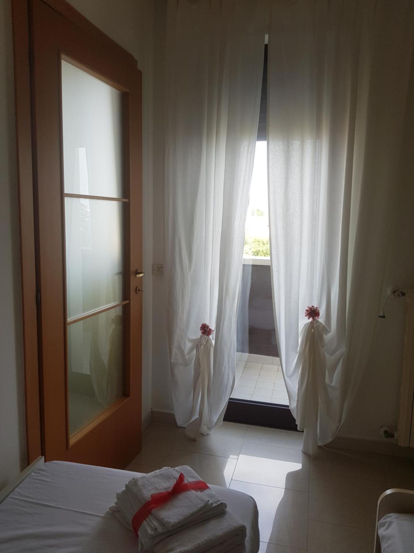 Twin Room with Shared Toilet