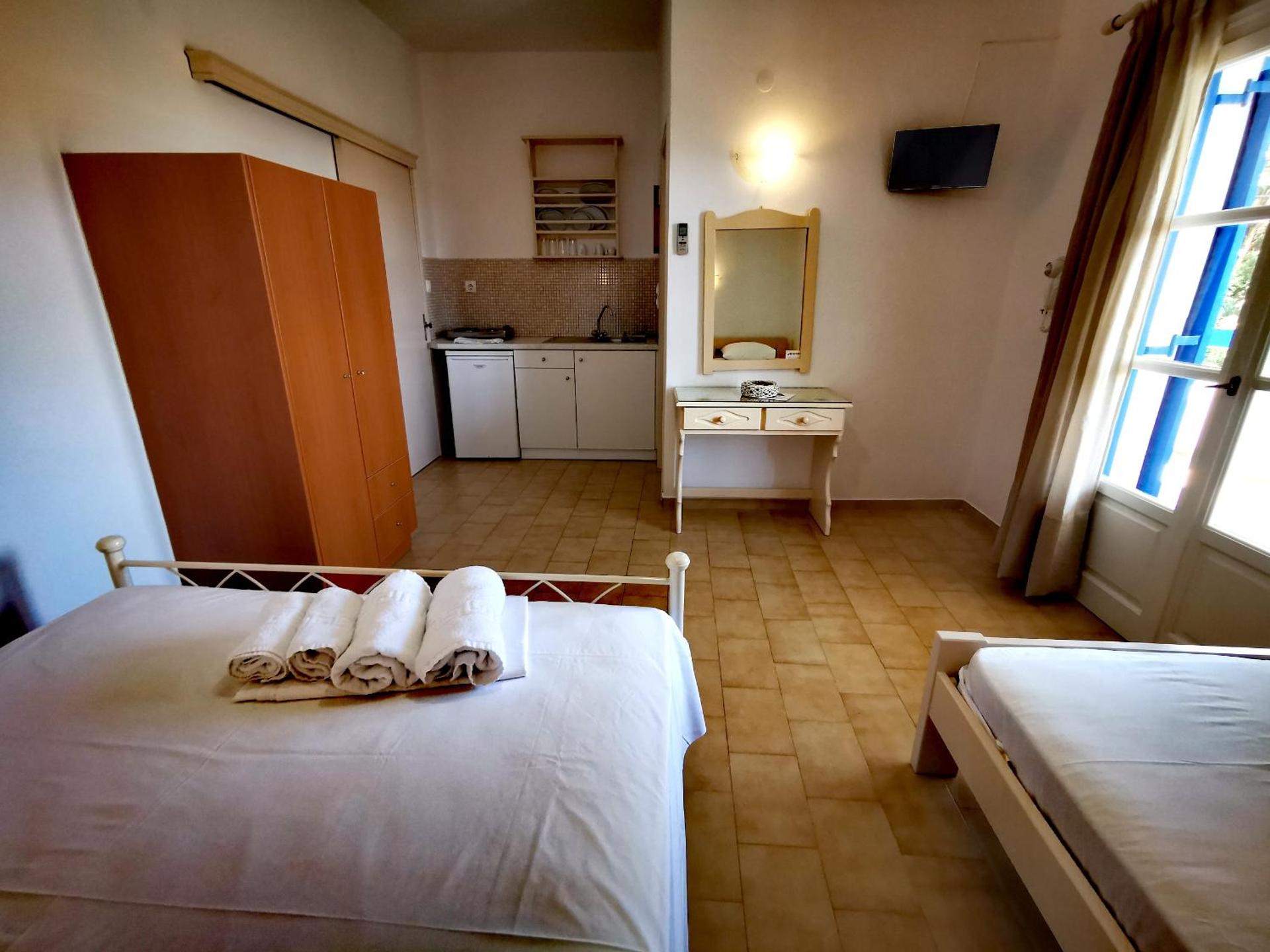 Oasis Studios Logaras