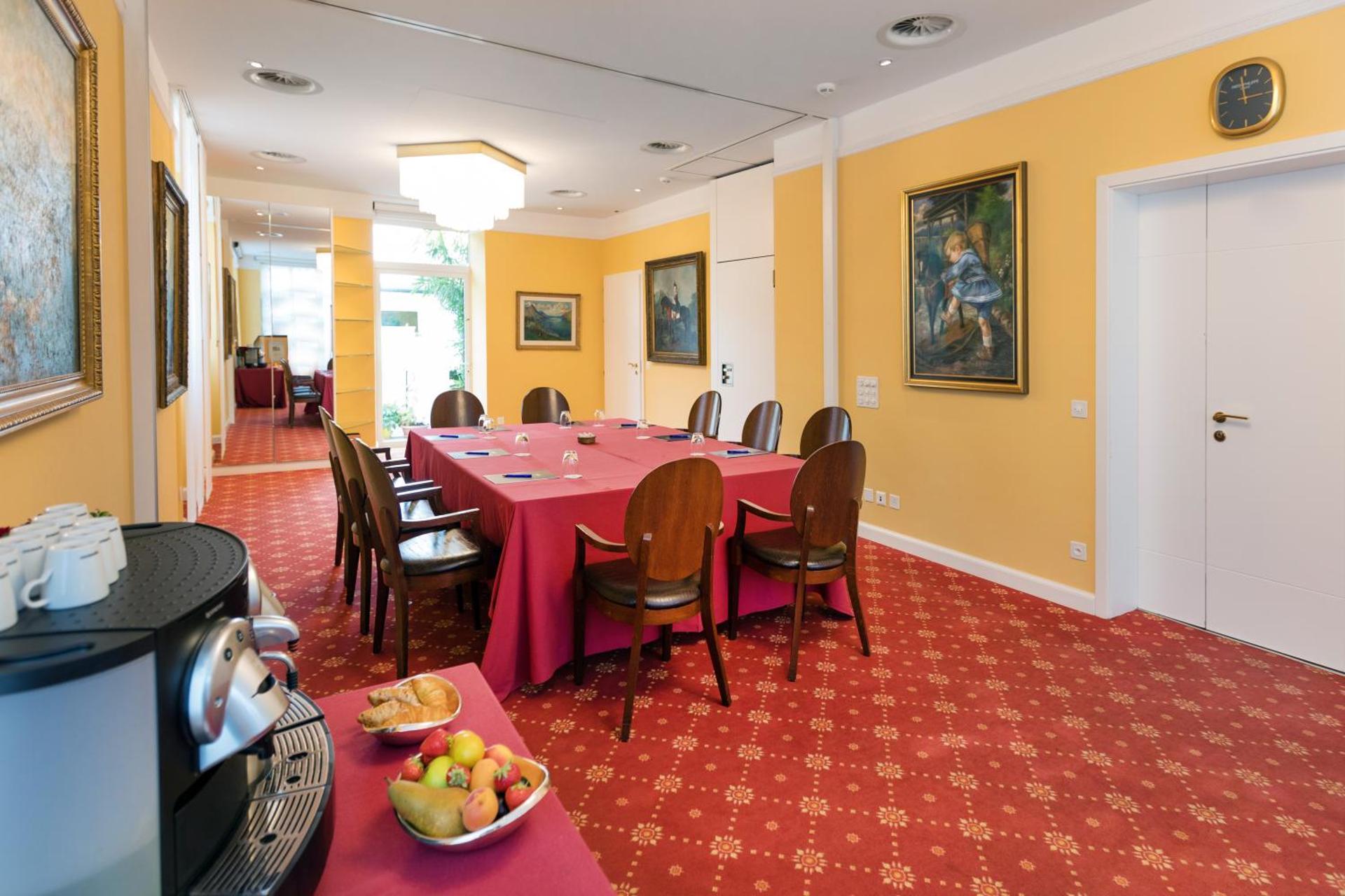 Meeting/conference room