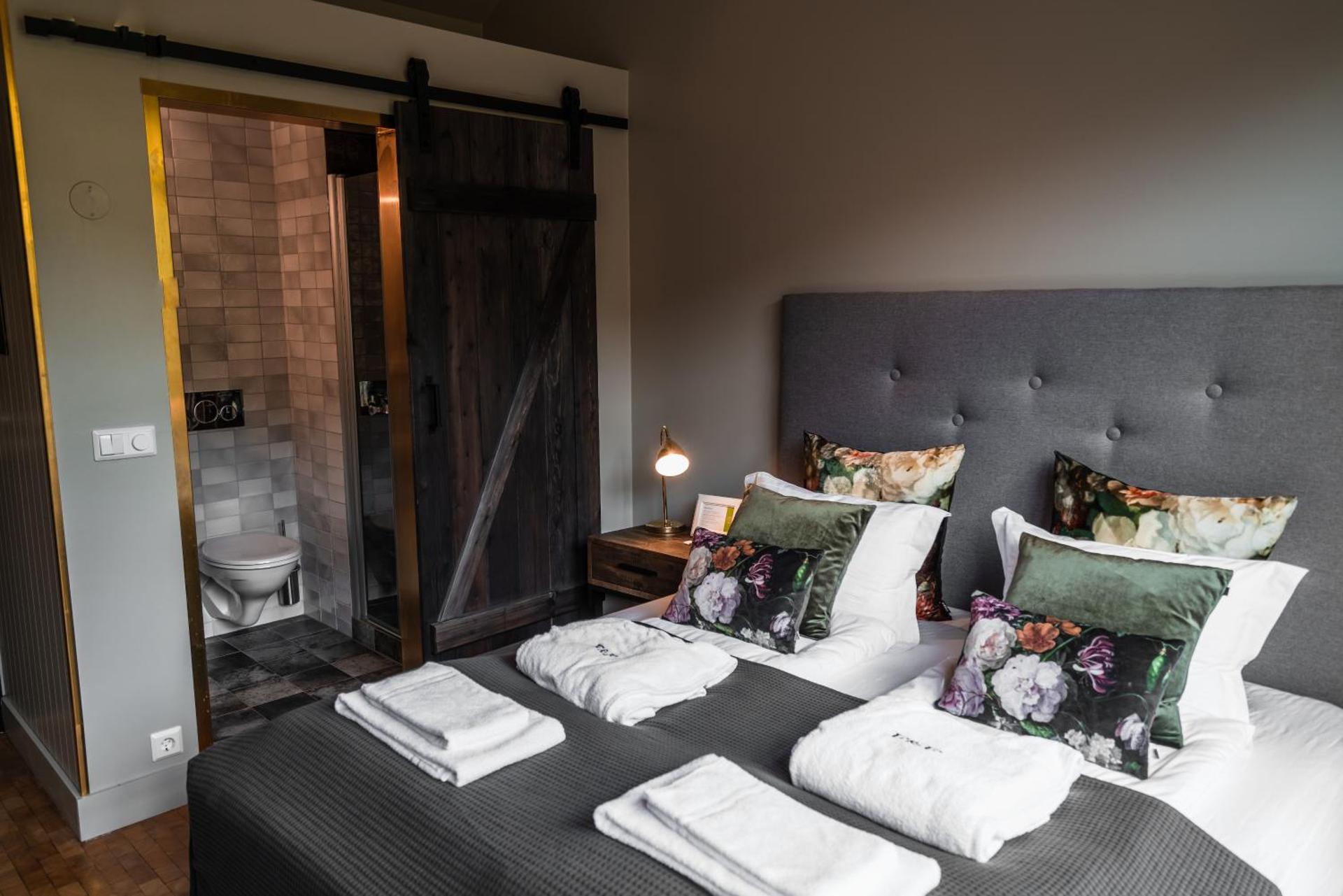 Frost and Fire Hotel