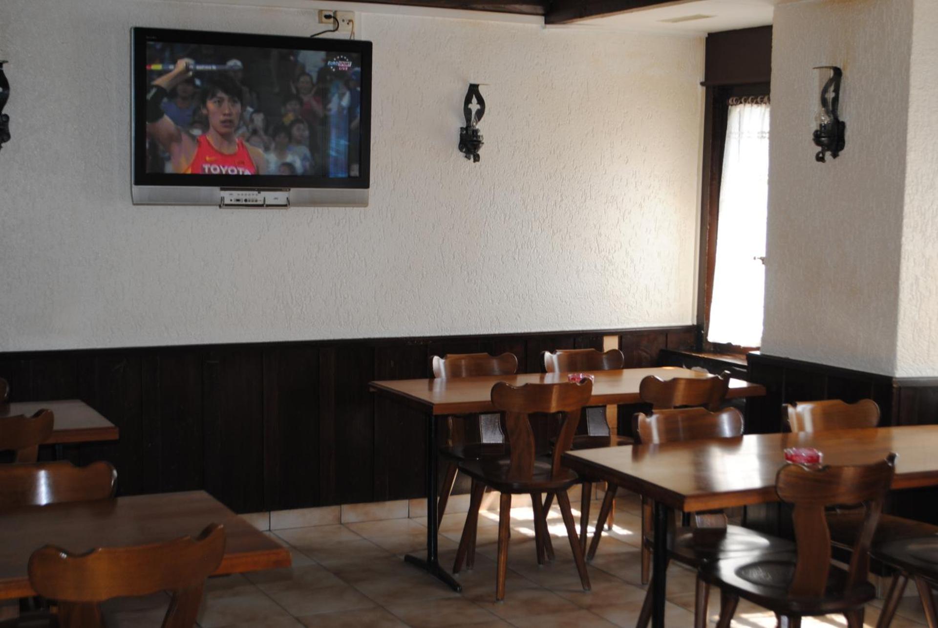 Communal lounge/ TV room