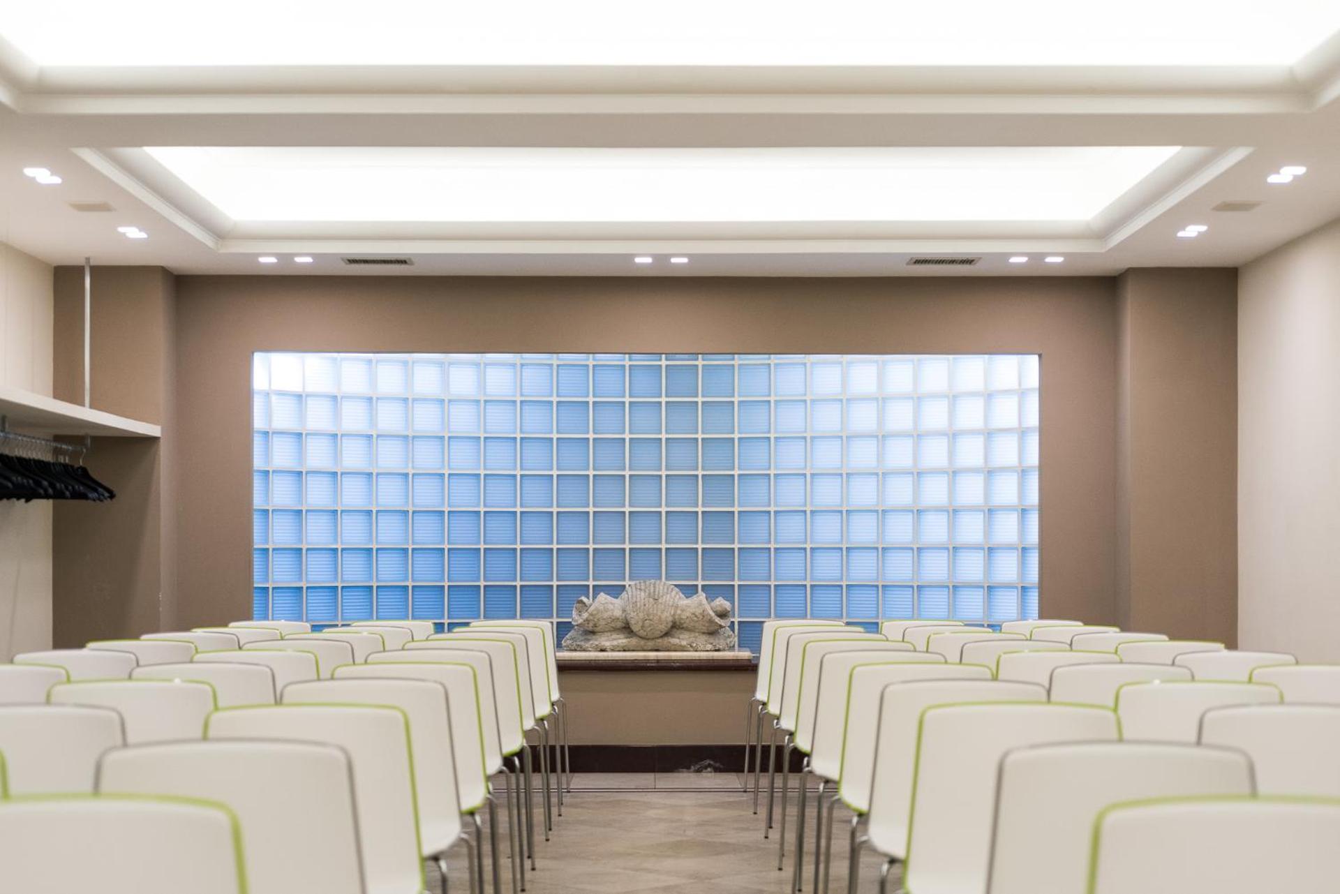 Meeting/conference room