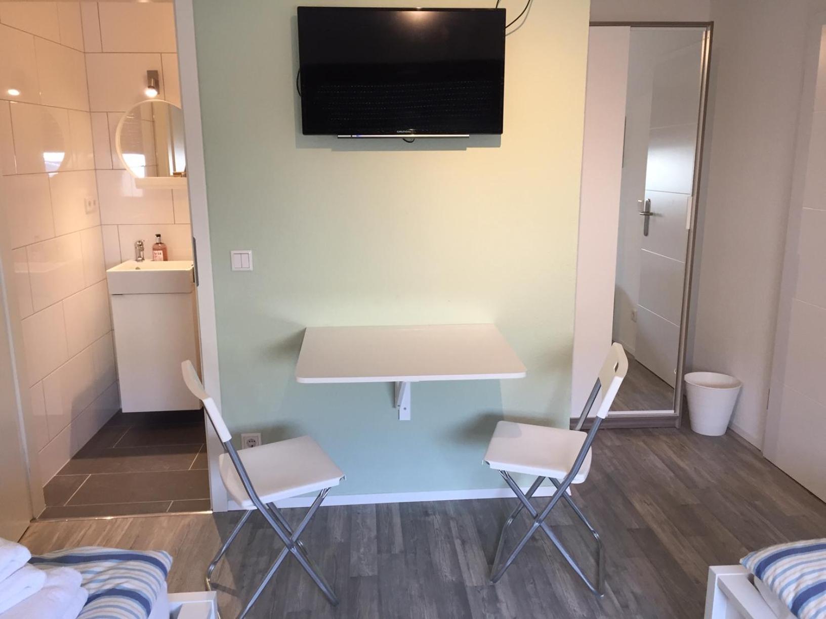 Communal lounge/ TV room