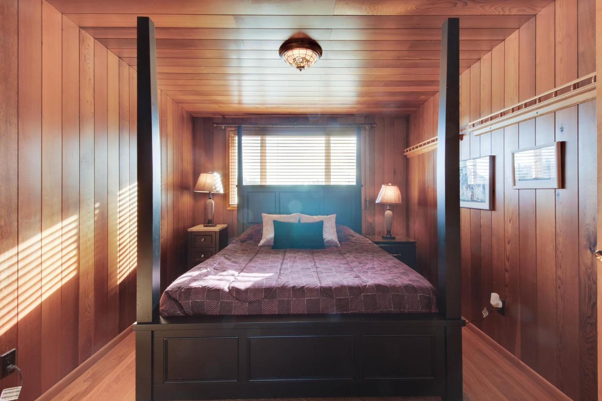 Lopez Island Agate Beach Waterfront Home