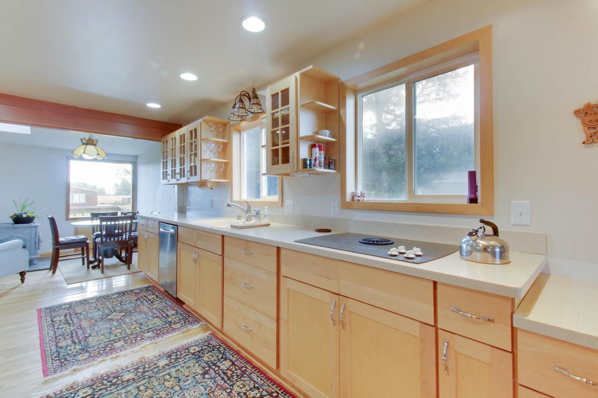 Lopez Island Agate Beach Waterfront Home