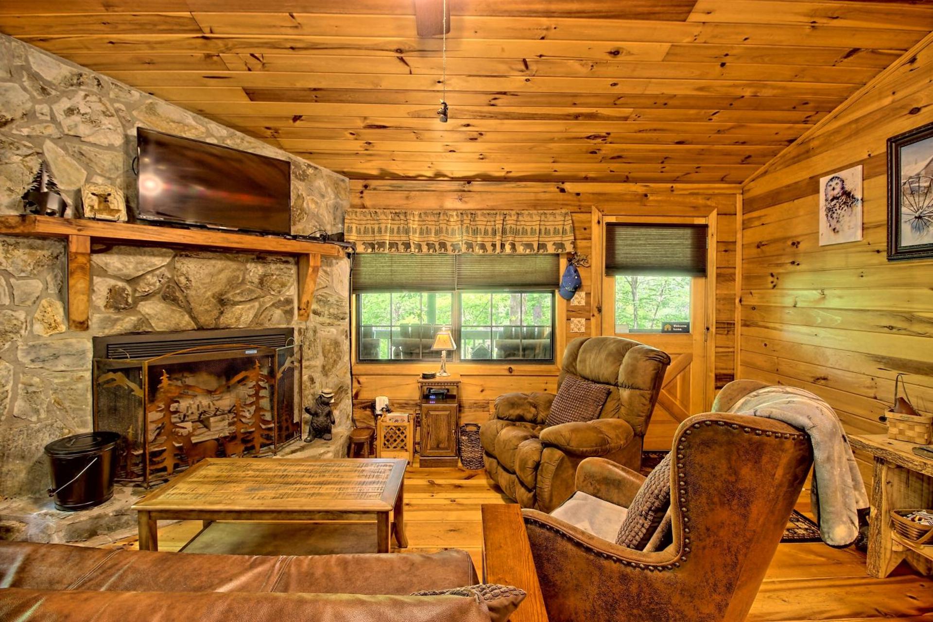 Tree Song Mountain Creek Cabin