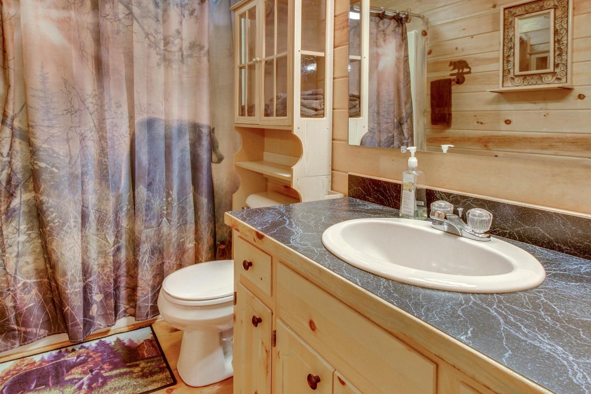 Tree Song Mountain Creek Cabin