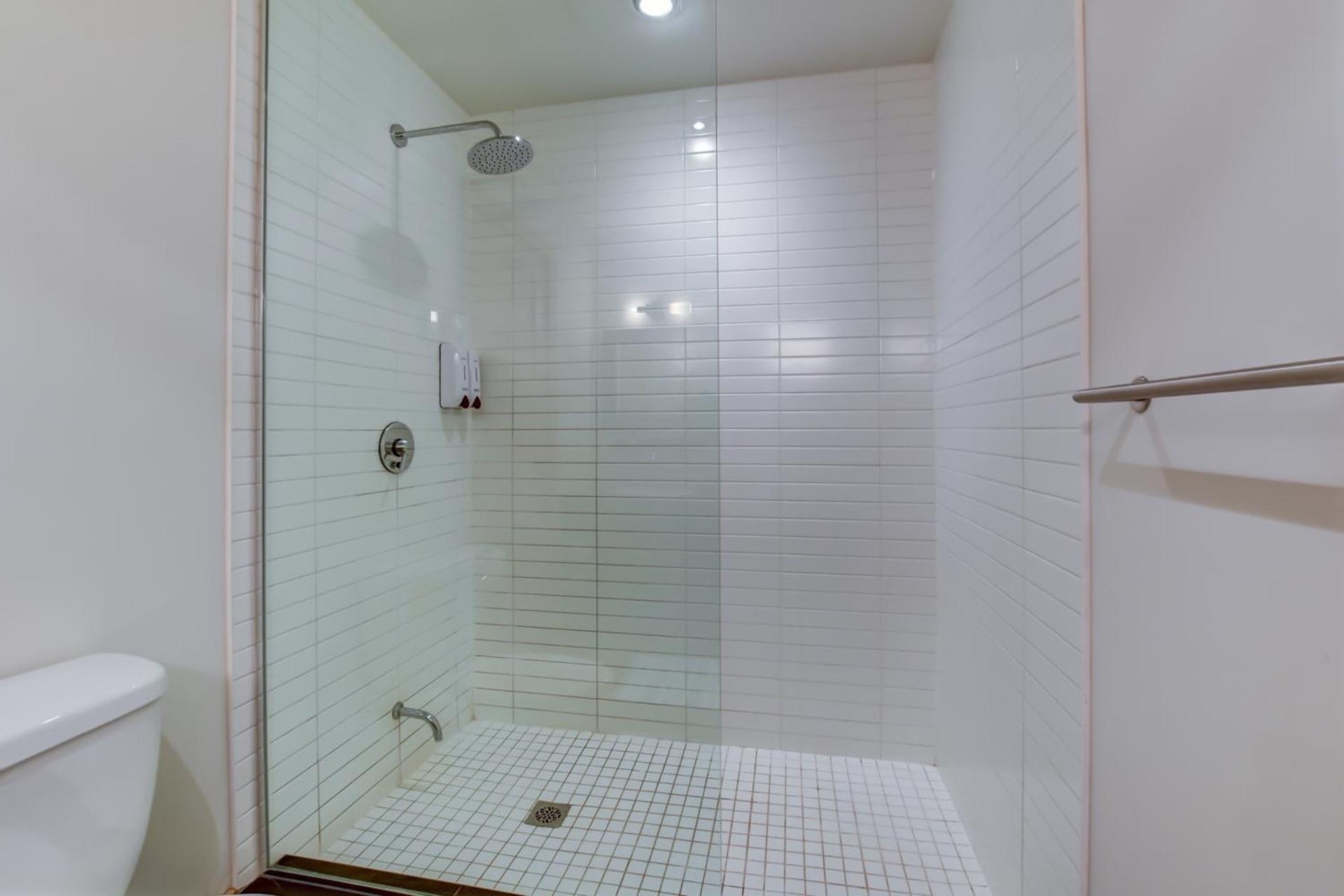 Chic log chalet with hot tub - Mont-Tremblant north side by Reserver.ca