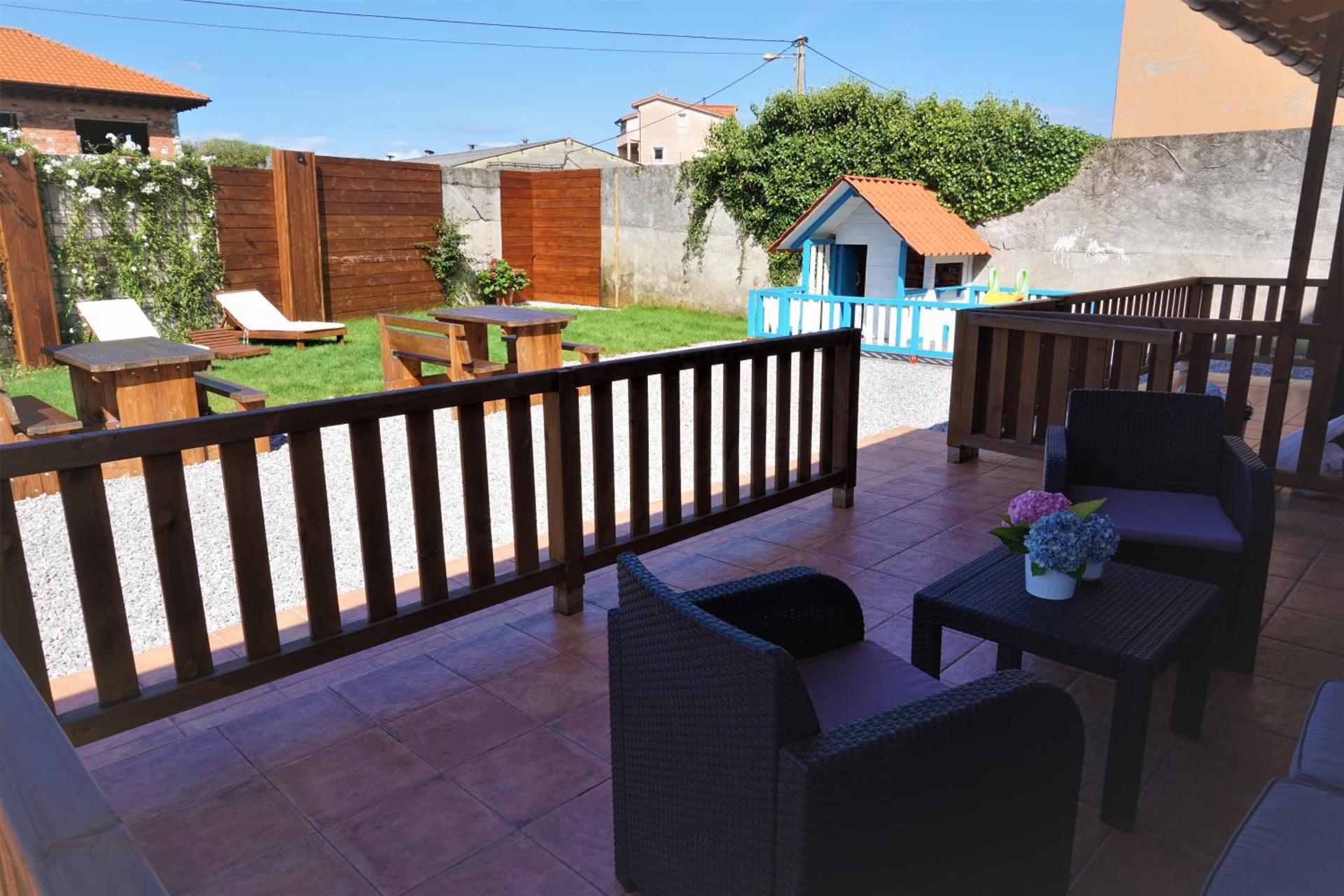 Apartamentos La Playina