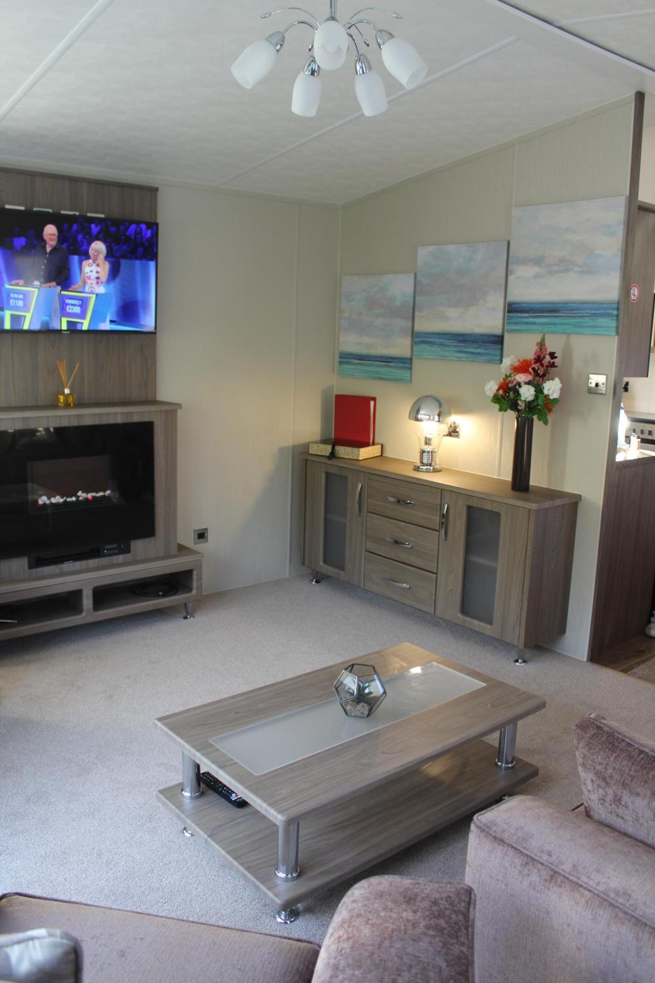 Communal lounge/ TV room