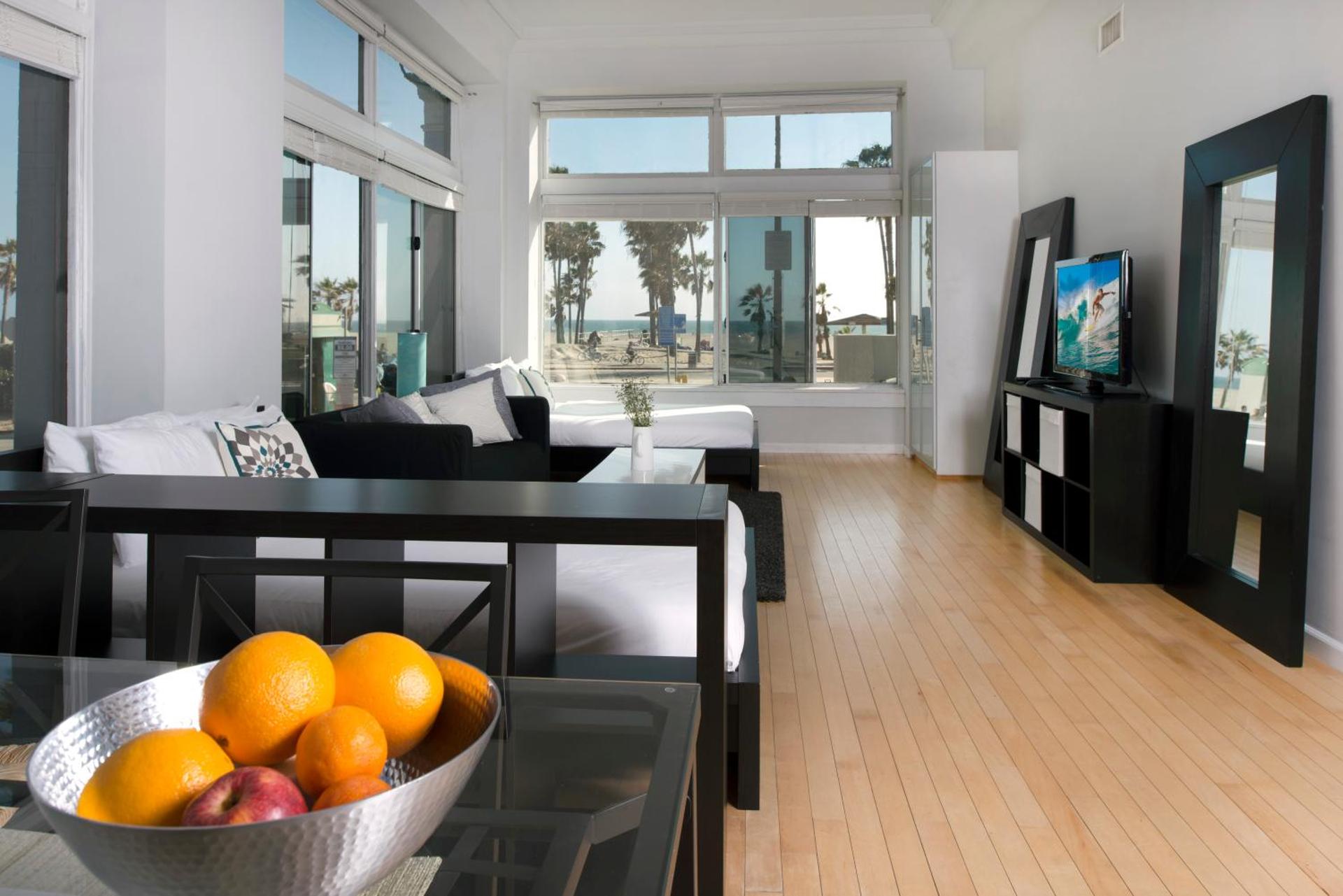 AIR Venice on the Beach