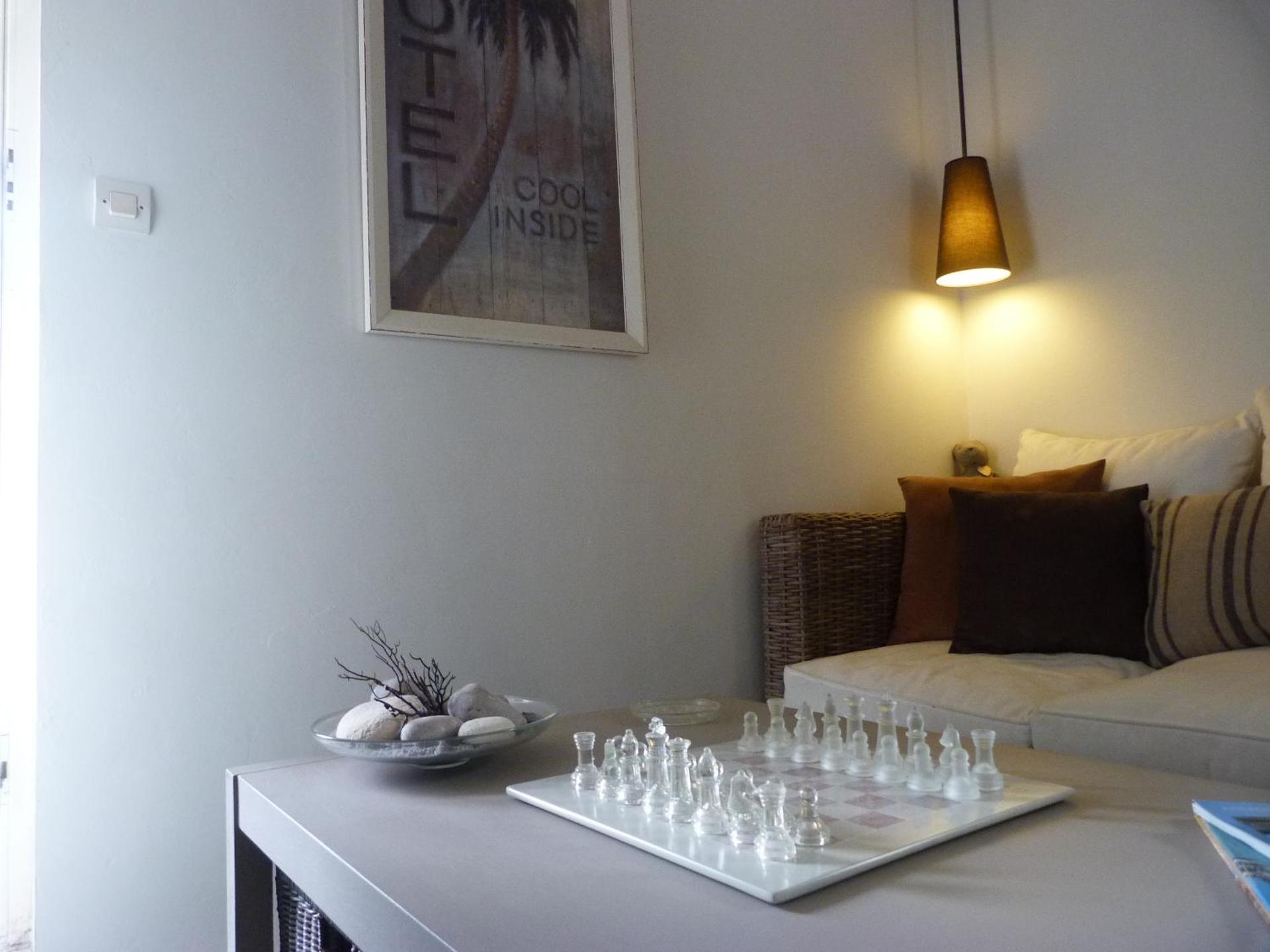 Communal lounge/ TV room