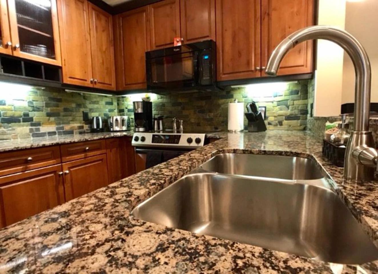 Luxurious & Spacious Mountain Retreat