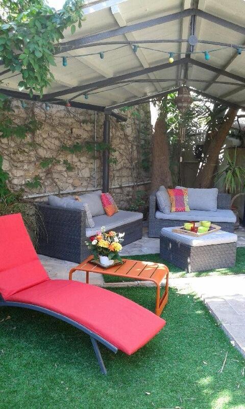 SETE maison de ville avec jardin clos