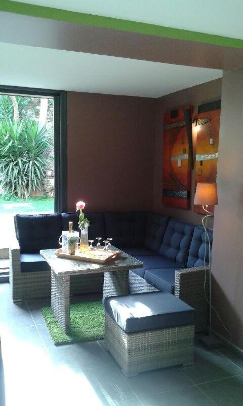 SETE maison de ville avec jardin clos